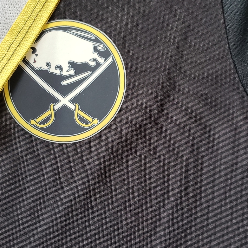 Buffalo Sabres athletic top - Picture 3 of 4